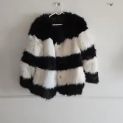 白黒ストライプファーコート