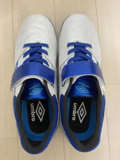umbro サッカーシューズ ホワイト/ブルー