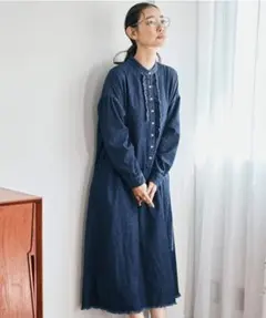 【美品】and myera フリルの付いたデニムワンピース　Ｌのサムネイル