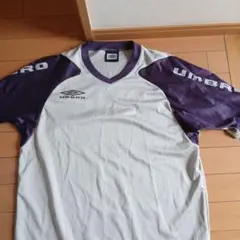 【未使用】UMBRO グレー・パープル Vネック半袖シャツ