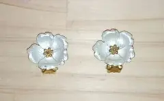 花形クリップ式イヤリング