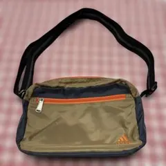 adidas ショルダーバッグ カーキ/ダークグレー/オレンジ