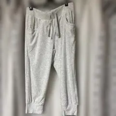 adidas グレー ジョガーパンツ サイドポケット付き　　今週日曜日まで出品