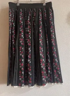 チロルスカート　レトロ　黒　花柄　ロングスカート　古着