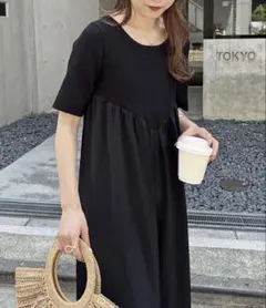 ブラック 半袖 Vカットドッキングワンピース