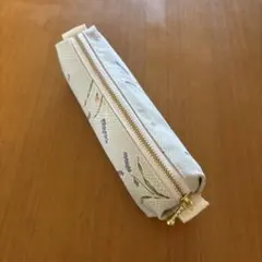 ハンドメイド　キャラメルポーチ　ペンケース　小物入れ　ポーチ　グリーン　花柄