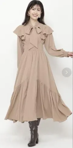 ♡アンドクチュール♡38♡美品♡ベージュ♡タックケープフリルワンピース♡