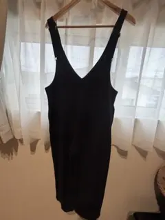 黒いVネックサロペット GU Lサイズ