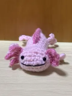 ウーパールーパー②あみぐるみ ハンドメイド ぬいぐるみのサムネイル