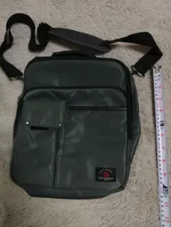 ショルダーバッグ 調整可能ストラップ