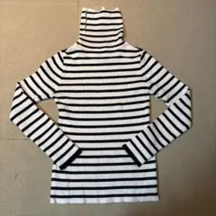 ボーダーネックニット