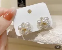 新品未使用　フラワー型パールピアス