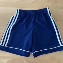 adidas ネイビー ハーフパンツ 140
