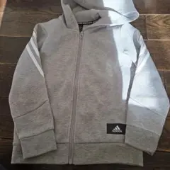 adidas ☆グレー フード付きパーカー サイズ130