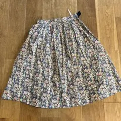 【お値下げ中】MACKINTOSH PHILOSOPHY 花柄スカート 32のサムネイル