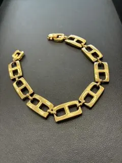 GIVENCHY　ジバンシー　ゴールド　ブレスレットのサムネイル