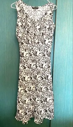 lounie 透けない　シフォン　ノースリ ワンピース　モノトーンのサムネイル