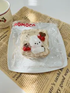 MOMOCO うさぎのクリームサンドスクイーズ