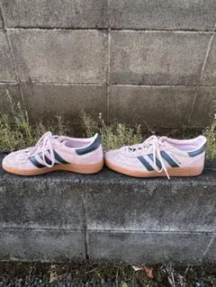 adidas SPEZIALピンク スエード スニーカー
