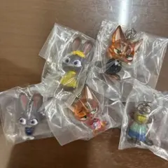 ガチャガチャ　ズートピア2 めじるしアクセサリー コンプリート　セット
