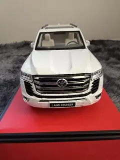 値下げ不可トヨタ ランドクルーザー ミニカー 1/18