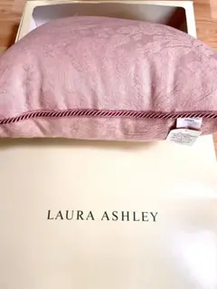 LAURA ASHLEY クッション 45cm x 45cm