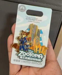 ディズニー ズートピア2 ニック スタンド付き 缶バッジ 100mm - メルカリ