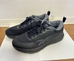 美品 28cm Reebok スニーカー ブラック 黒 ランニングシューズのサムネイル