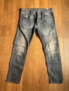 DIESEL W30ダークブルーデニム
