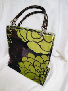 Item thumbnail for item 47638872-e3e9-489a-8050-d5755bb184f9