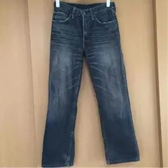 ダメージジーンズ