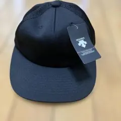 新品タグ付き　DESCENTE 黒メッシュキャップ Sサイズのサムネイル