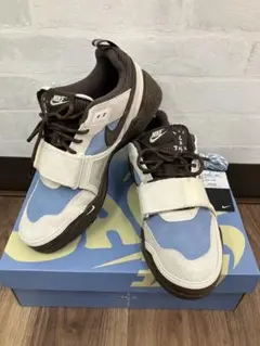 トラヴィススコット スニーカー