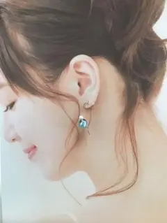 ベネチアンビーズのハーフフープピアス