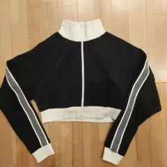 WEGO*黒 ジップアップ クロップドスウェット