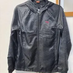 PUMA ブラック ウィンドブレーカー