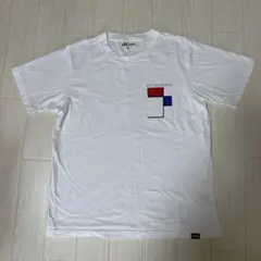 【ユニクロ】MoMA ホワイトTシャツ