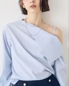 EMMA ROUGE VIF 【一部店舗限定】アシメオフショルブラウス - メルカリ