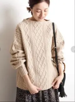 ケーブル編みニット ベージュ