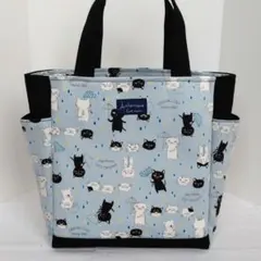 ねこ柄　サイドポケット付きトートバッグ　ポケットたくさん　４か所　 水色×黒