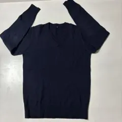 無地紺色Ｖネックセーター