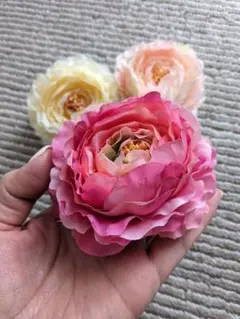 ラナンキュラス 華やか コサージュ 3個セット 白ピンク クリップ付き