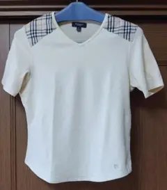 【値下げしました！】【美品】BURBERRY　 VネックTシャツ　レディース M