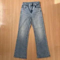 UNIQLO フレアハイライズジーンズ　22(56cm)
