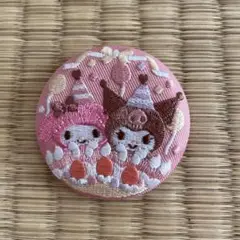 サンリオ 刺繍缶バッチ ビスケット シークレット