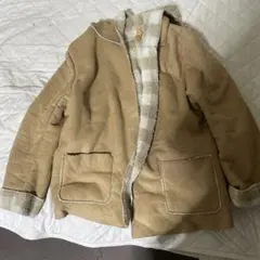 フード付きベージュコート