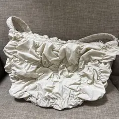 【匿名配送】ホワイト ラッフルデザイン ショルダーバッグ　ギャザーデザイン　GU