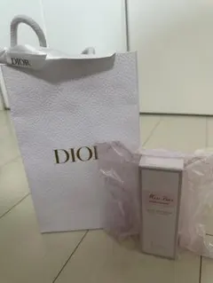 Miss Dior 香水 クリアボトル ホワイトバッグ付き Miss Dior 香水 クリアボトル ホワイトバッグ付き - メルカリ
