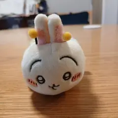 ちいかわ　うさぎ　ぬいぐるみ ボールチェーン付き