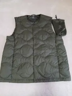人気♪ユニクロ　オリーブ キルティングダウンベスト 収納袋付き　M 男女兼用